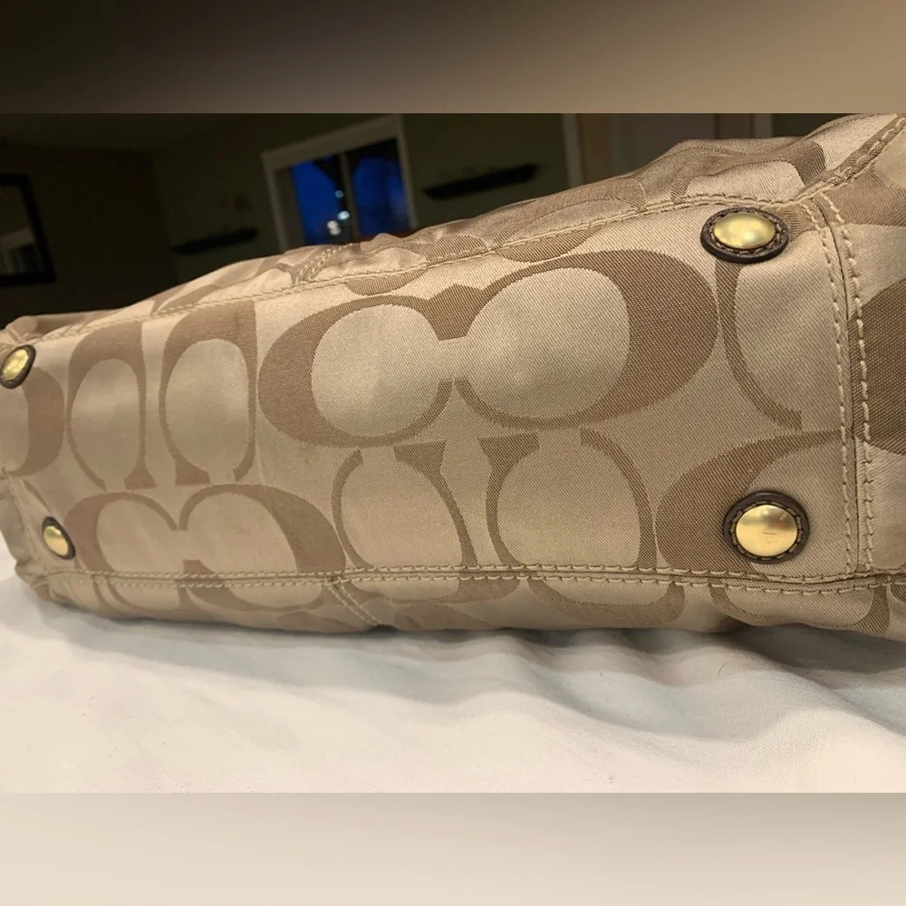 Coach Garnet Signature Sateen handbag (2009) - Picture 13 of 15